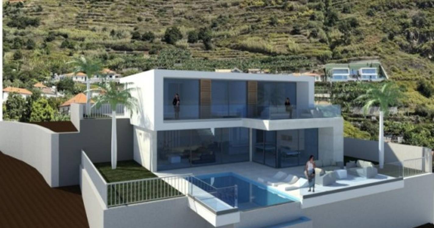 Terreno com projeto aprovado - Arco da Calheta