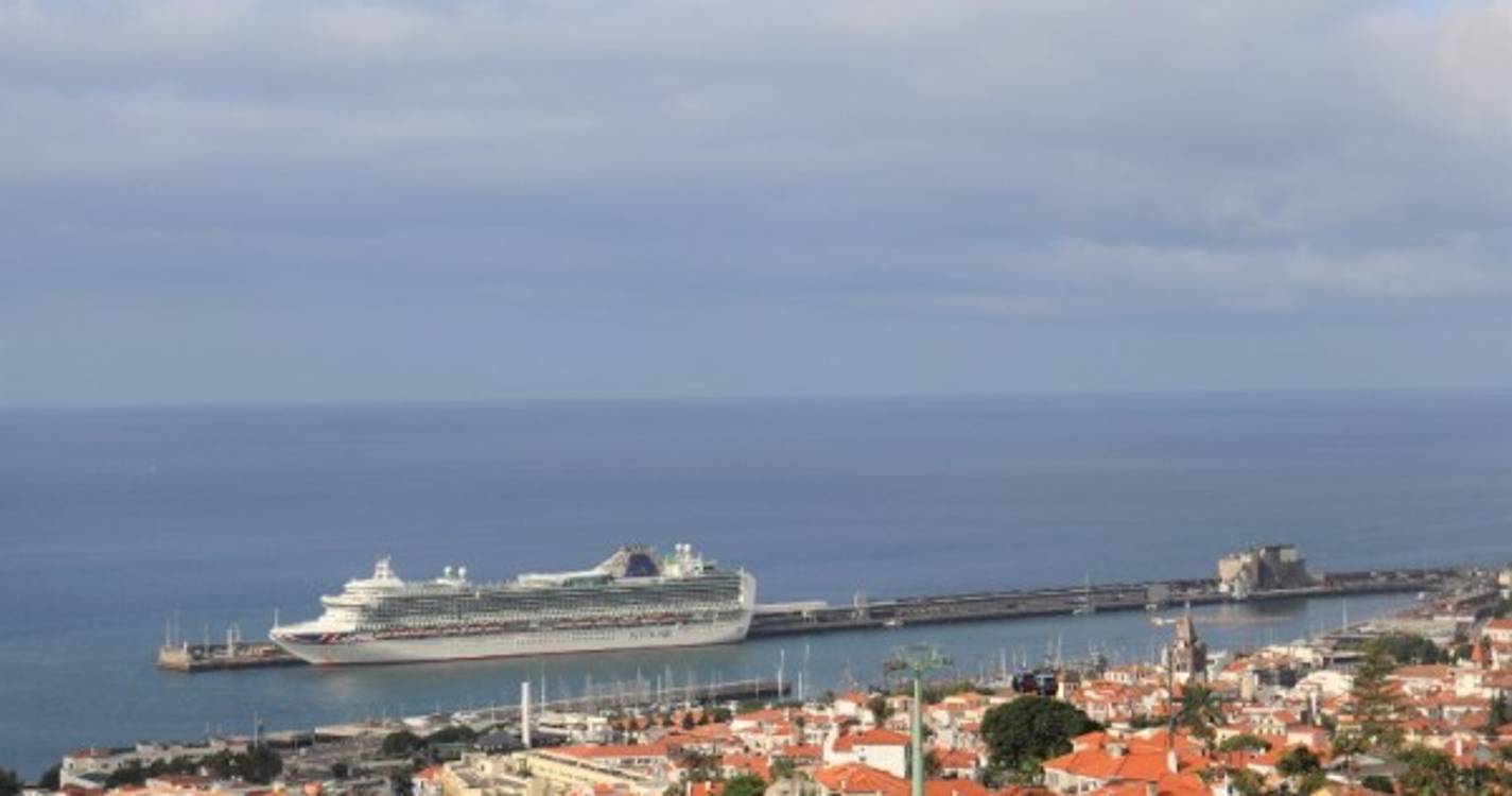 Navio de cruzeiro 'Ventura' traz ao Funchal 4.441 pessoas