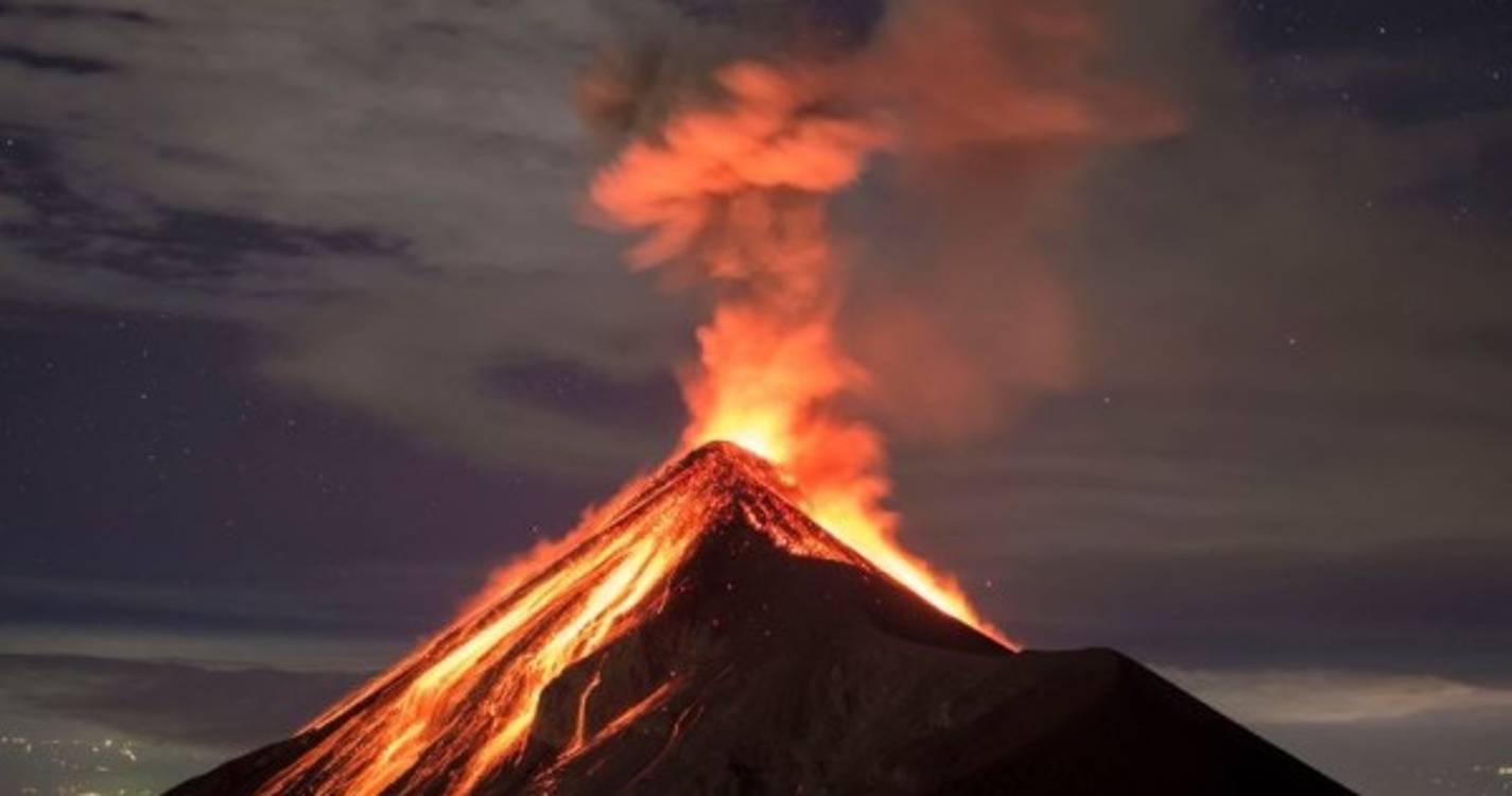 Guatemala em alerta pela entrada em erupção do vulcão mais ativo da América Central
