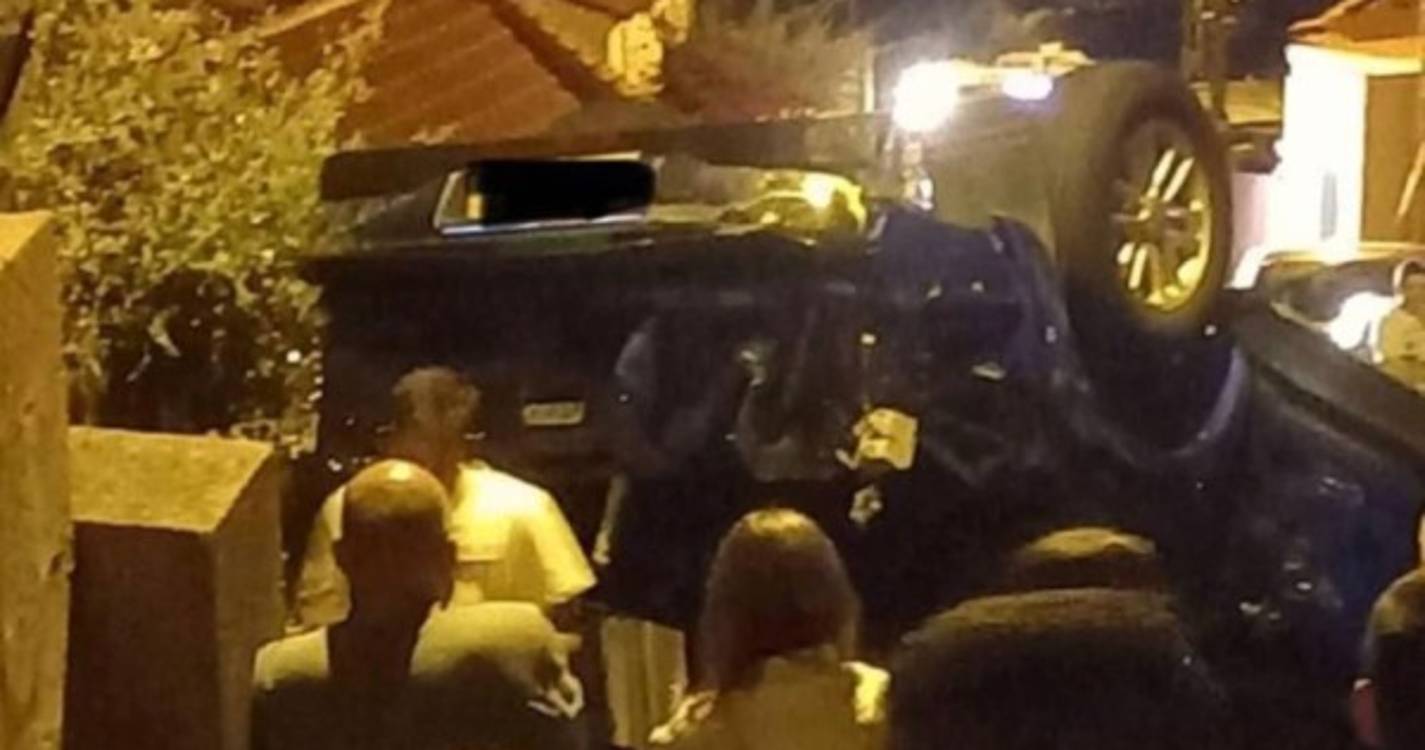 Capotamento aparatoso na zona alta de Santo António