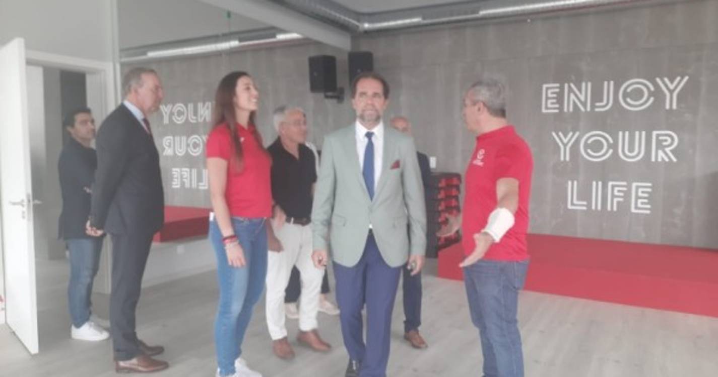 Albuquerque insiste na urgência da revisão dos limites para aterrar na Madeira