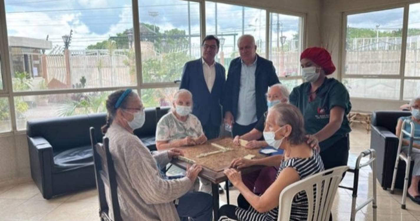 Rui Abreu assina quarto contrato-programa de apoio do GR na Venezuela