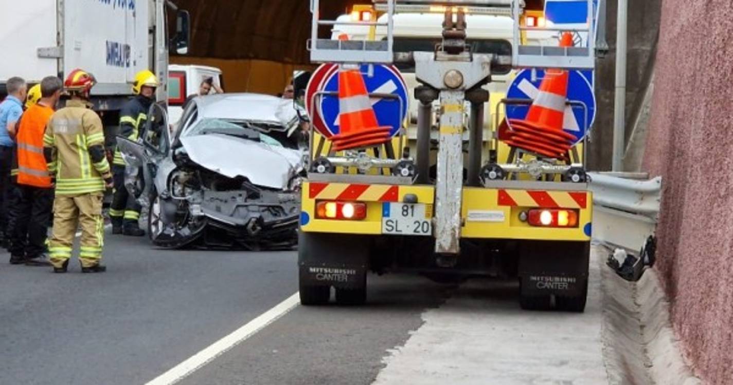 Acidente à entrada do túnel do Cabo Girão causa um ferido
