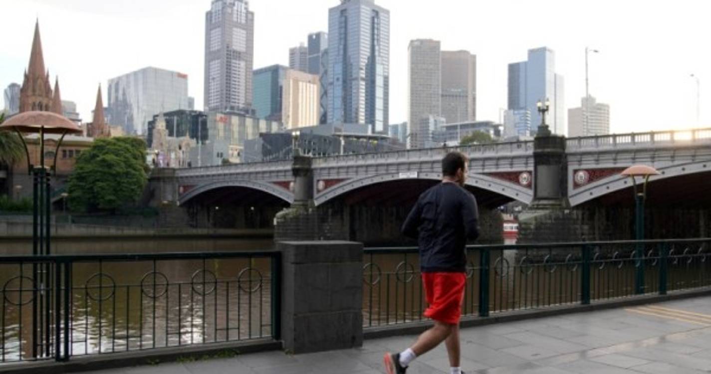 Covid-19: Terceira maior cidade australiana inicia confinamento de três dias