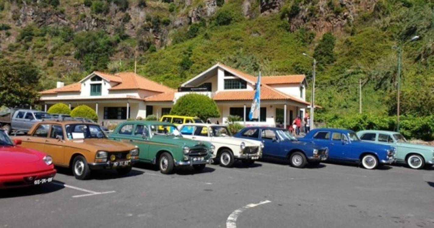 Carros antigos ‘embelezam’ Faial este domingo