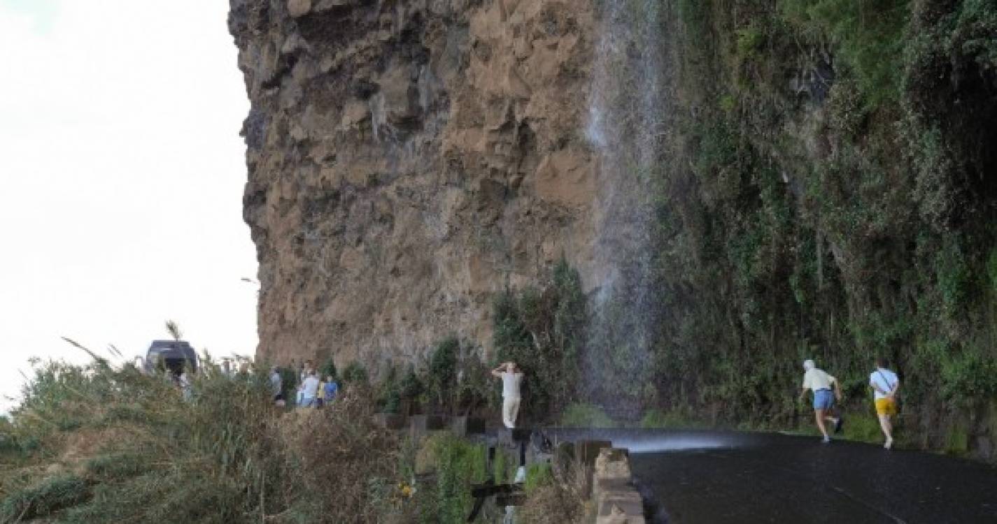 Turista morre após queda de 30 metros junto à Cascata dos Anjos
