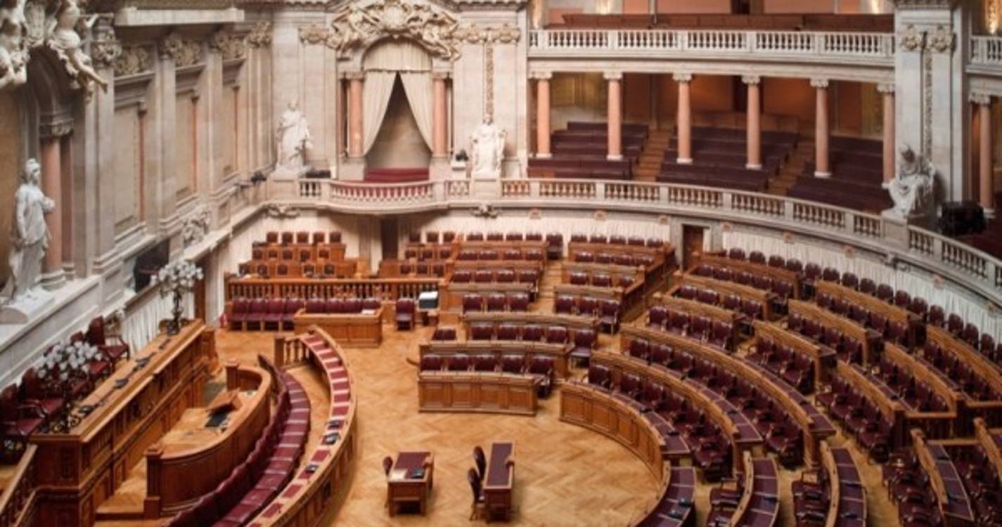 Legalização da canábis para uso pessoal discutida hoje no parlamento