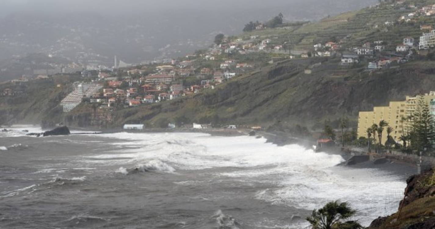 Capitania atualiza recomendações sobre estado do tempo na orla marítima