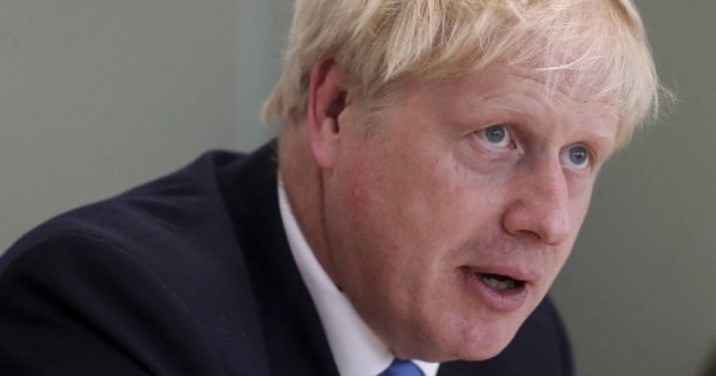 Gabinete de Boris Johnson pede desculpa à família real por festas durante luto nacional