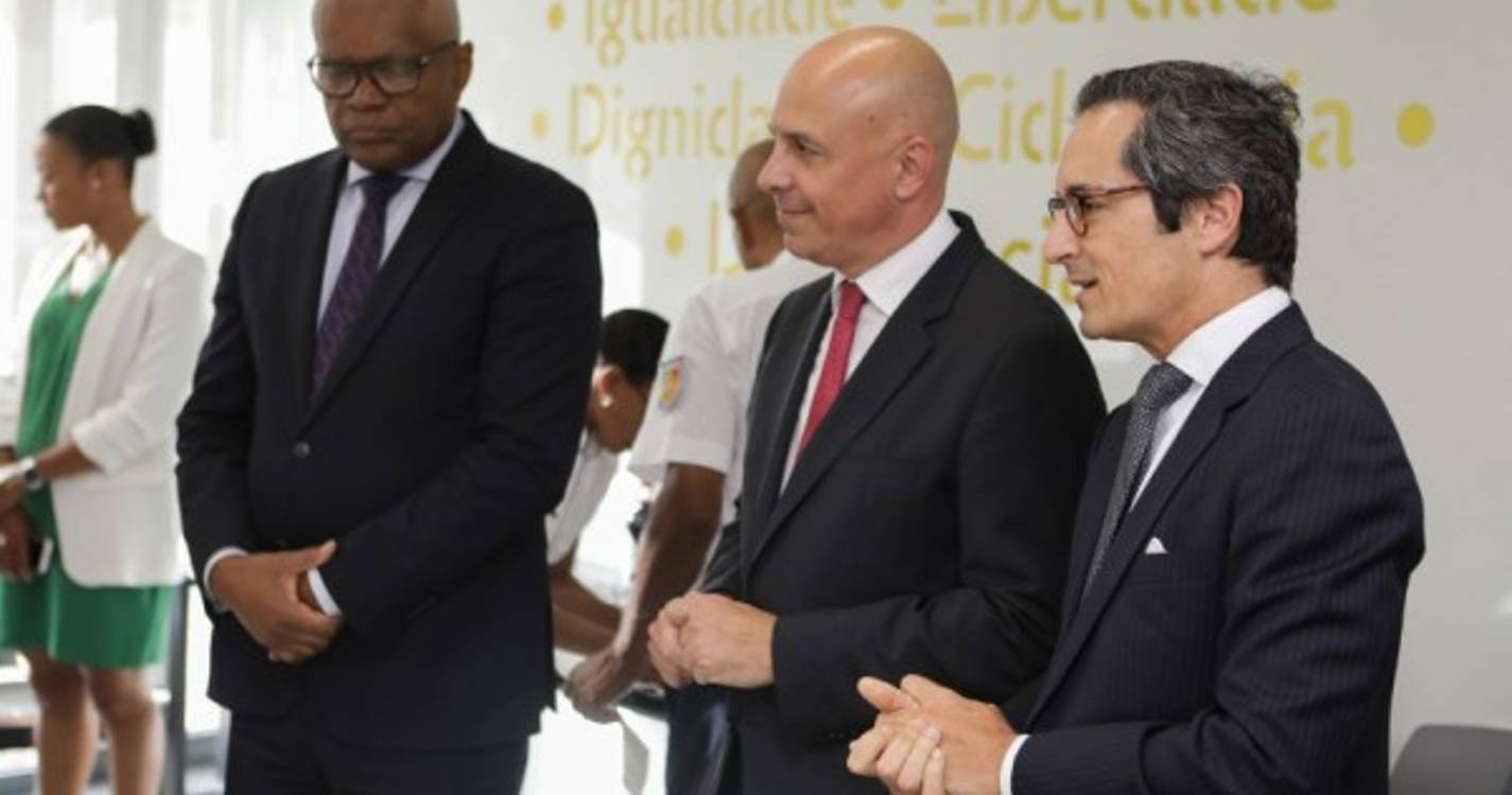 Portugal pede denúncia de casos de "açambarcamento" de vagas para vistos