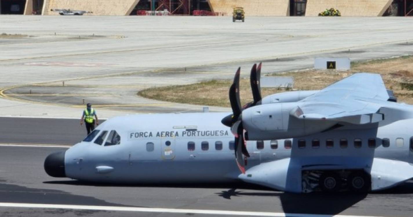 Avião da Força Aérea sofre acidente na pista do Porto Santo (fotos)