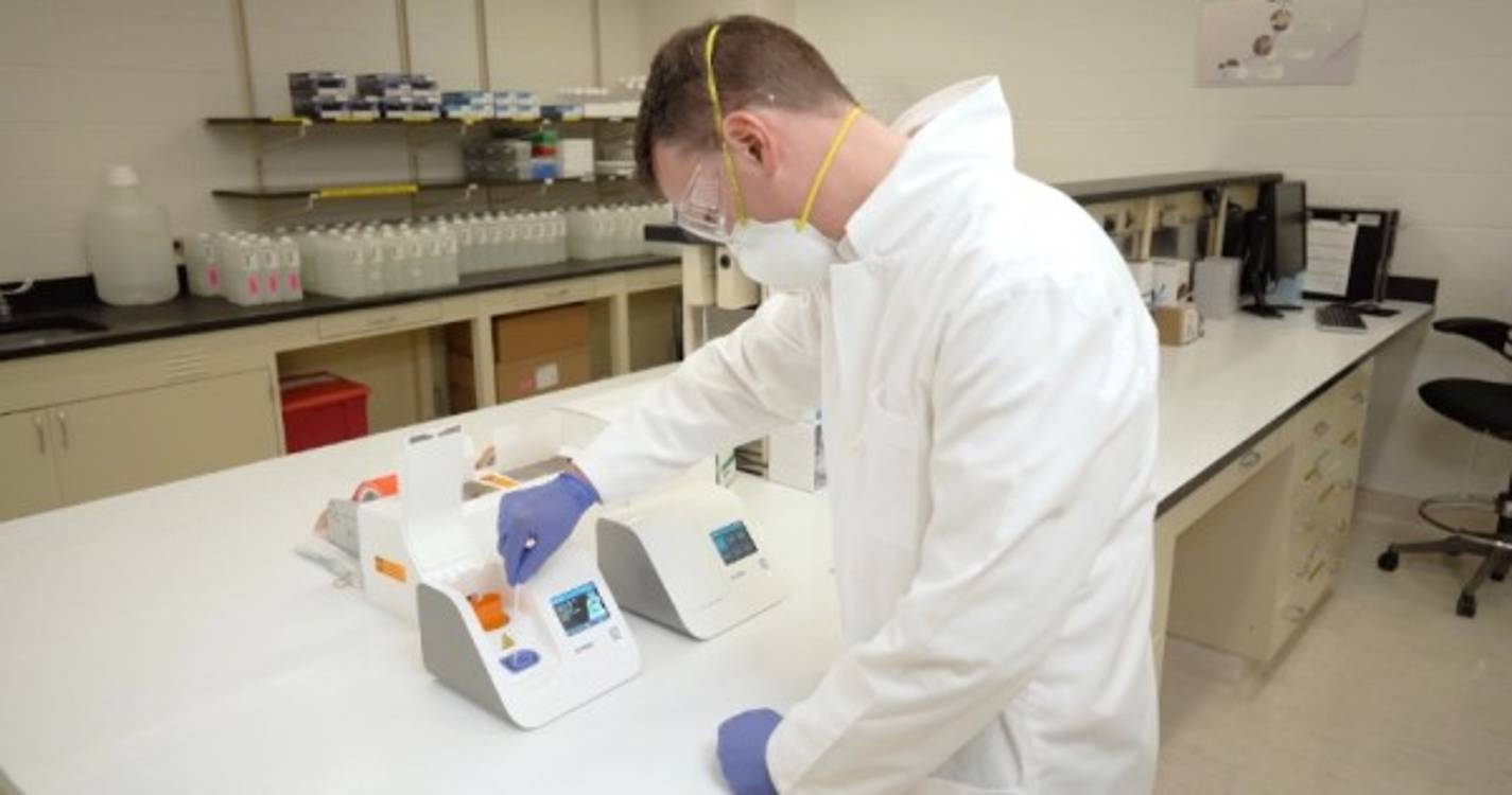 Covid-19: Frequência da variante Ómicron estimada em 46,9% em Portugal