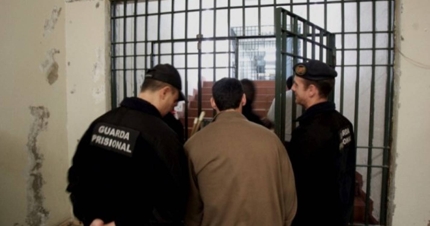 Falta de guardas vai lançar "caos" no sistema prisional