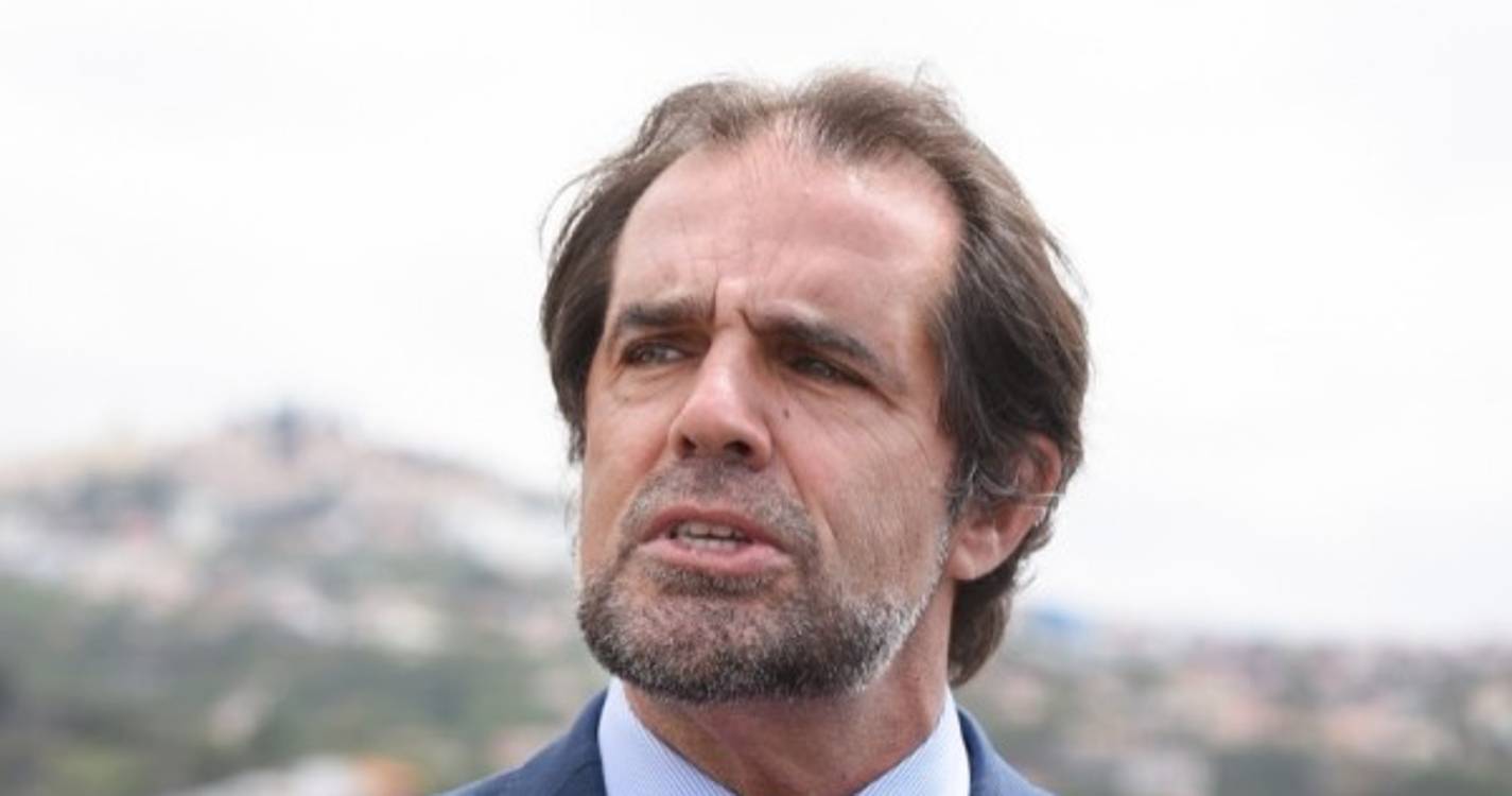 Albuquerque aponta que redução do IVA comporta &#34;sempre um risco&#34;, mas vai esperar para ver efeito nos preços