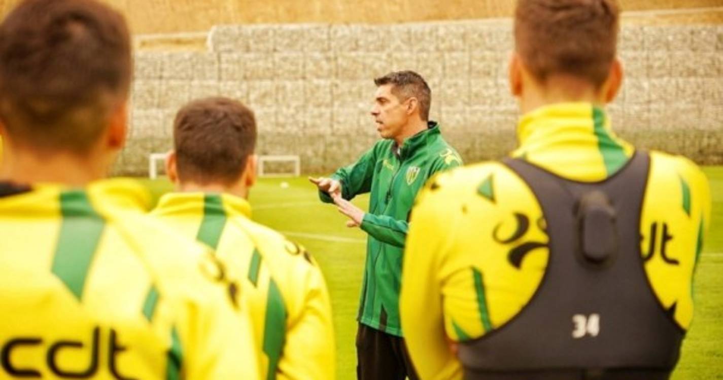 Treinador do Tondela quer somar pontos na casa do Marítimo