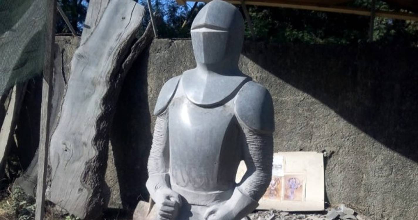 Cavaleiro "Amadis de Gaula" significa resistência, unidade e transparência