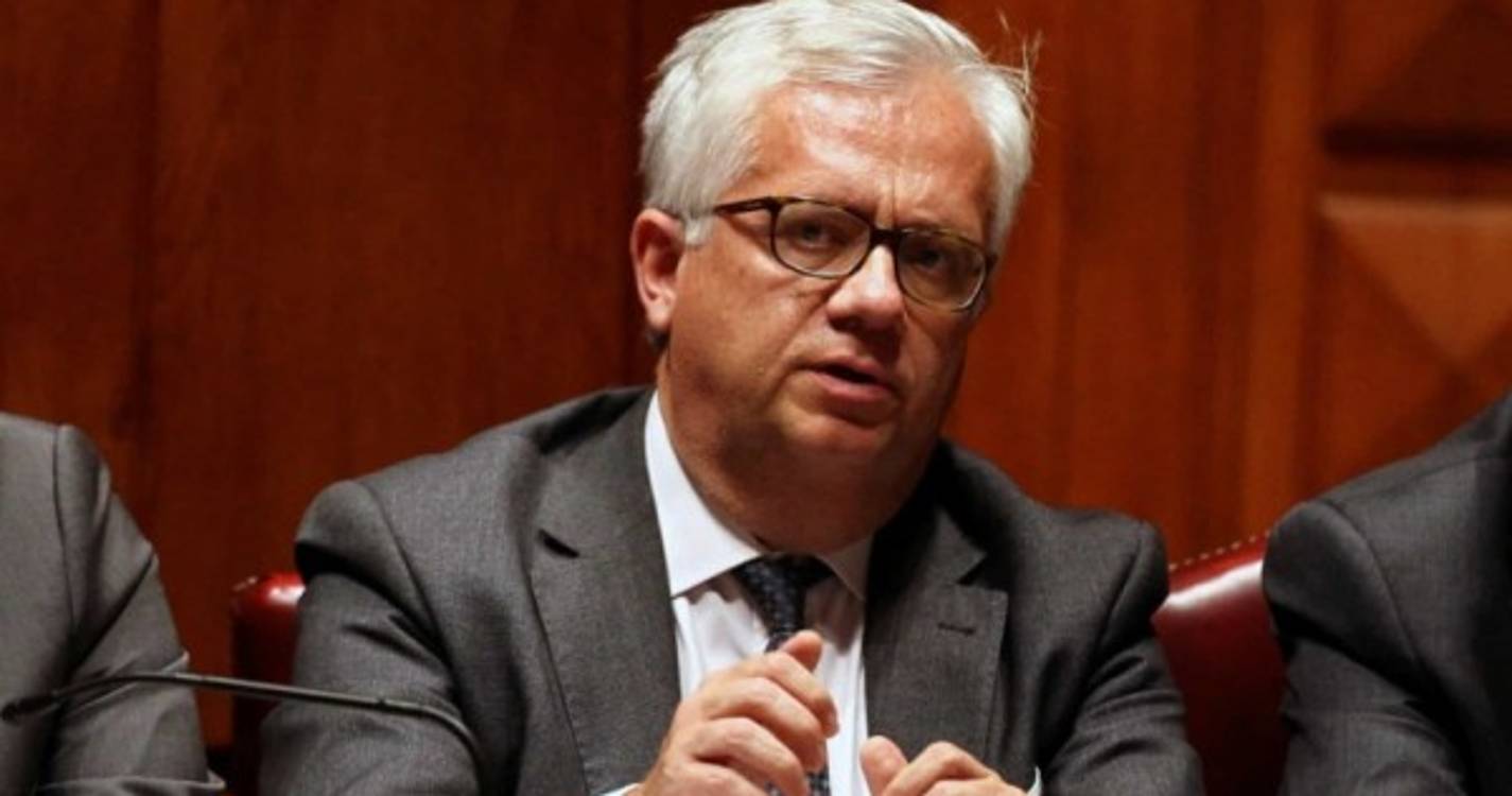 Ministério Público manda constituir arguido ex-ministro Eduardo Cabrita