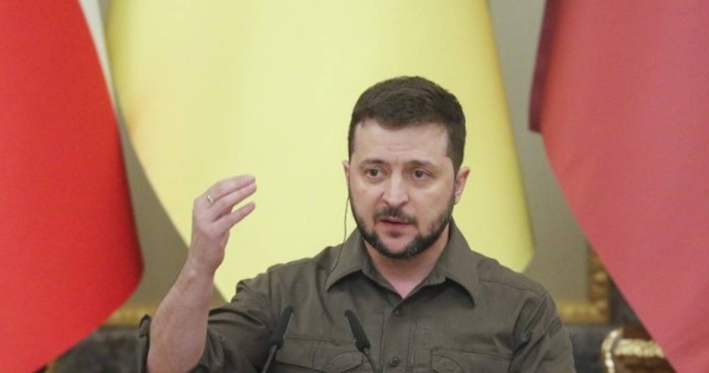Ucrânia: Zelensky saúda determinação dos ucranianos no 50.º dia da guerra