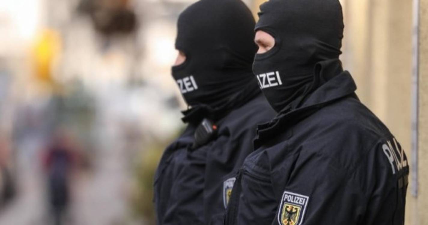 Homem armado faz reféns em farmácia de Karlsruhe, na Alemanha