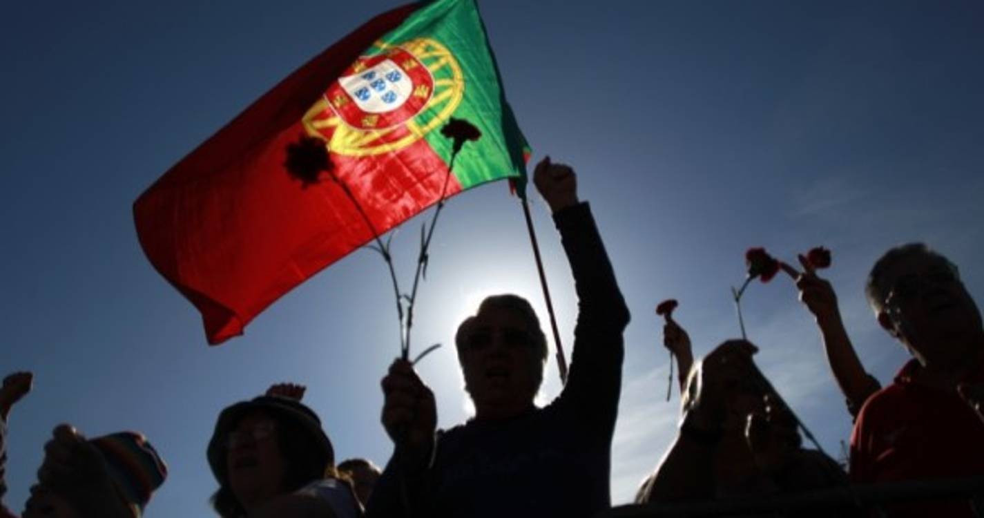 Portugal sofreu retrocessos na qualidade da democracia