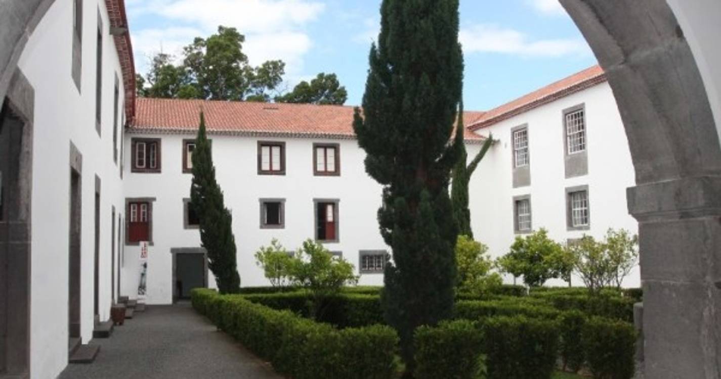 Colégio dos Jesuítas recebe seminário sobre economia digital