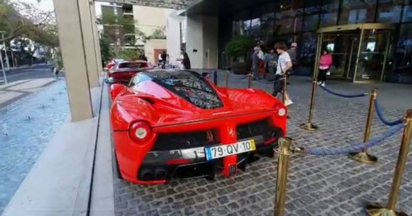 Ferraris centram atenções no Savoy Palace (com vídeo)