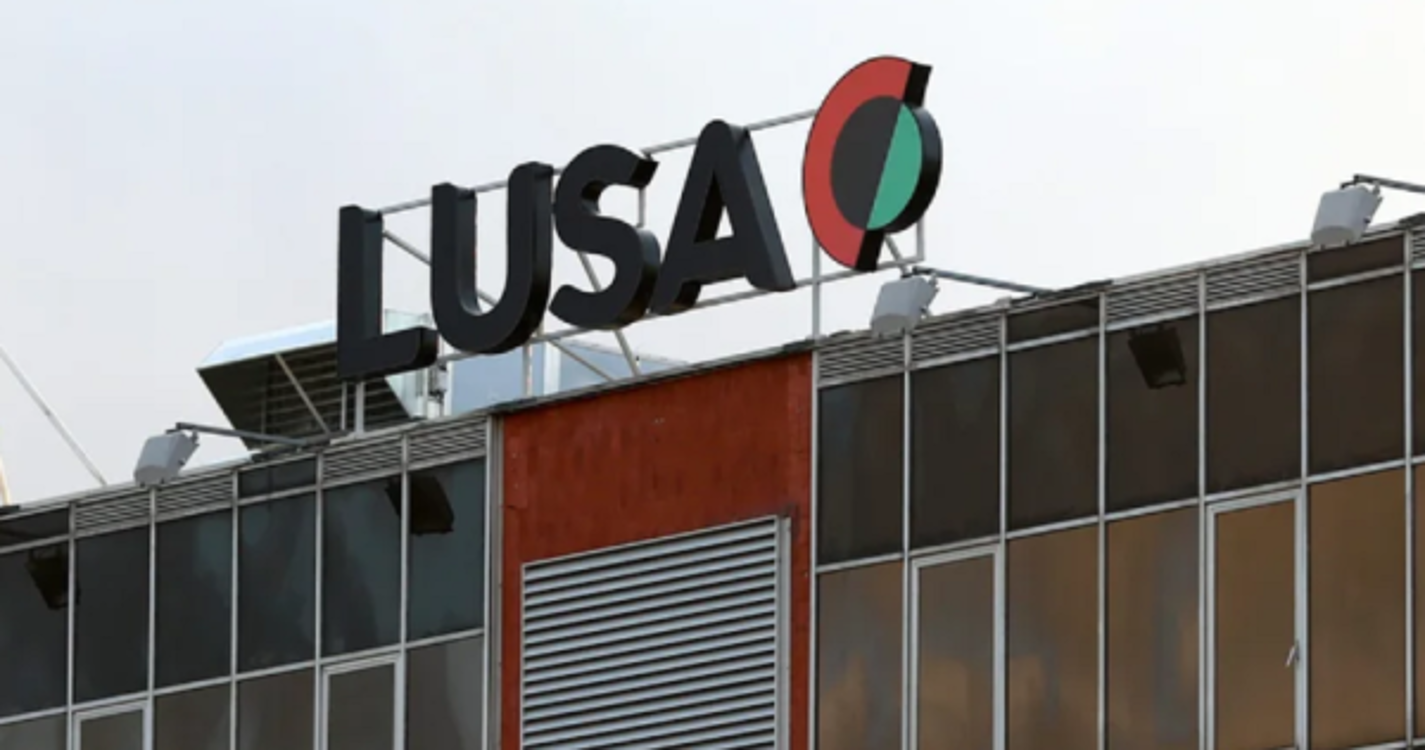 Representantes dos trabalhadores da Lusa entregam 'Carta Aberta" a ministro da Cultura