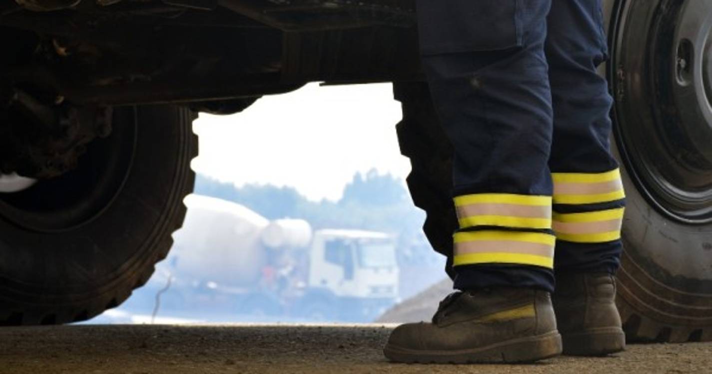 Fogo reativado em Castelo Branco combatido por 105 bombeiros