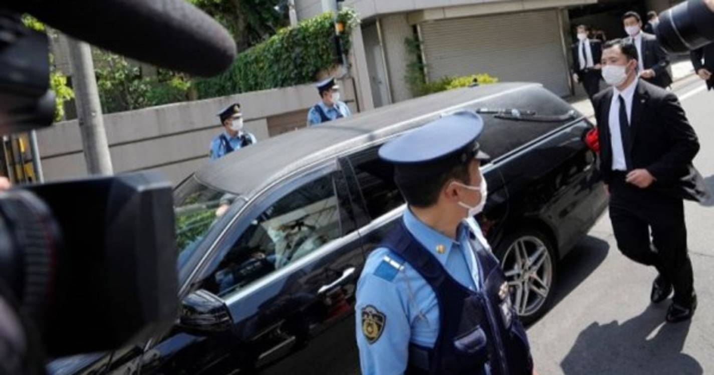 Polícia reconhece falhas "inegáveis" na segurança de Shinzo Abe