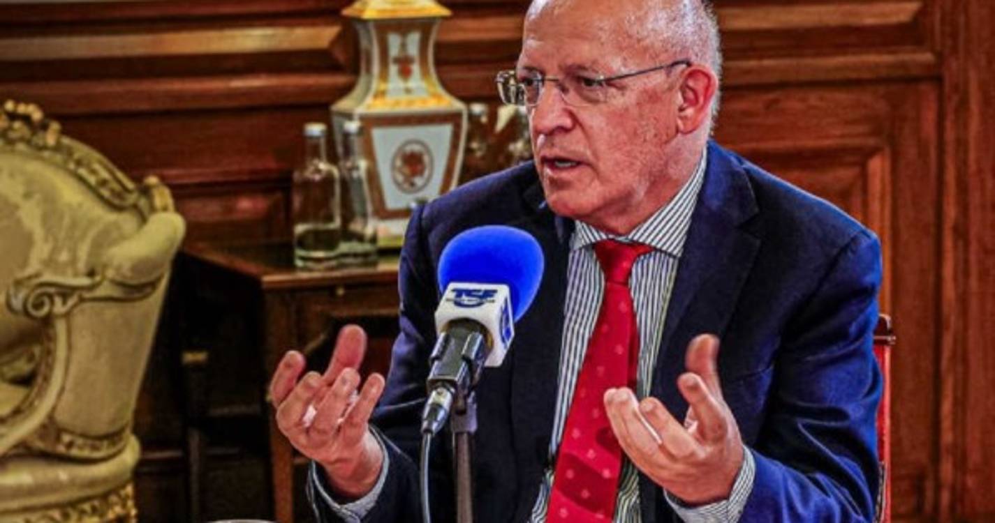 Santos Silva defende necessidade de resolver "estrangulamento" no acesso à habitação
