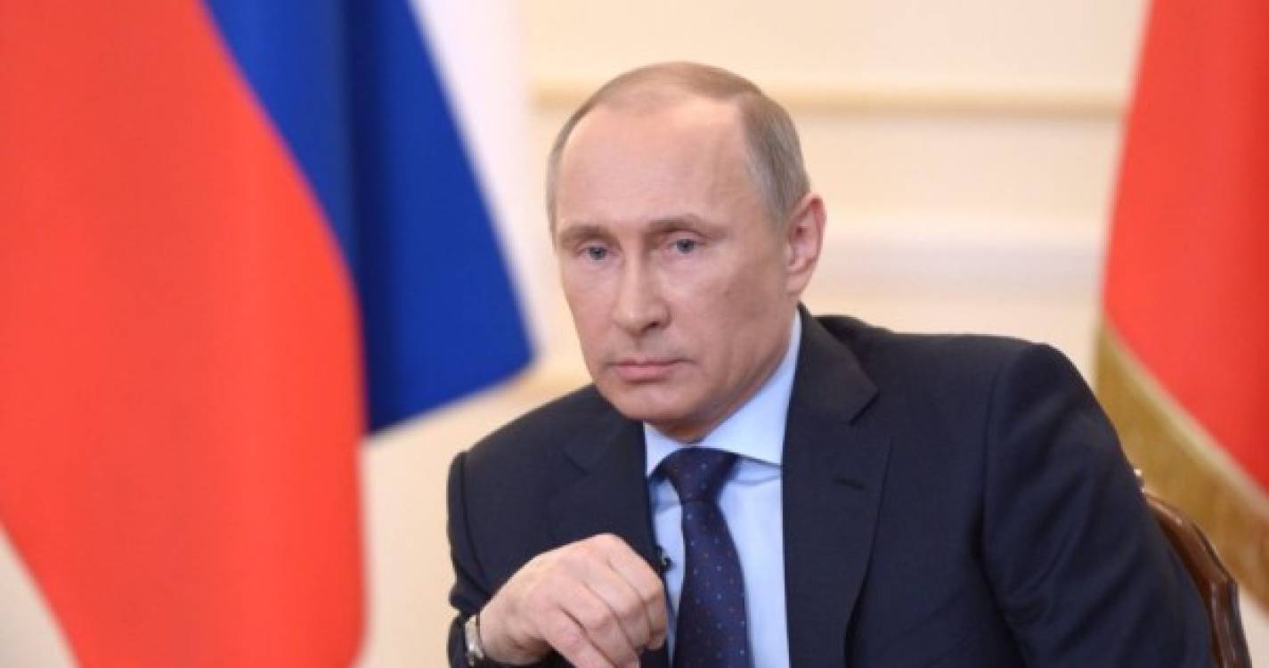 Putin admite que preço do barril de petróleo chegue aos 100 dólares