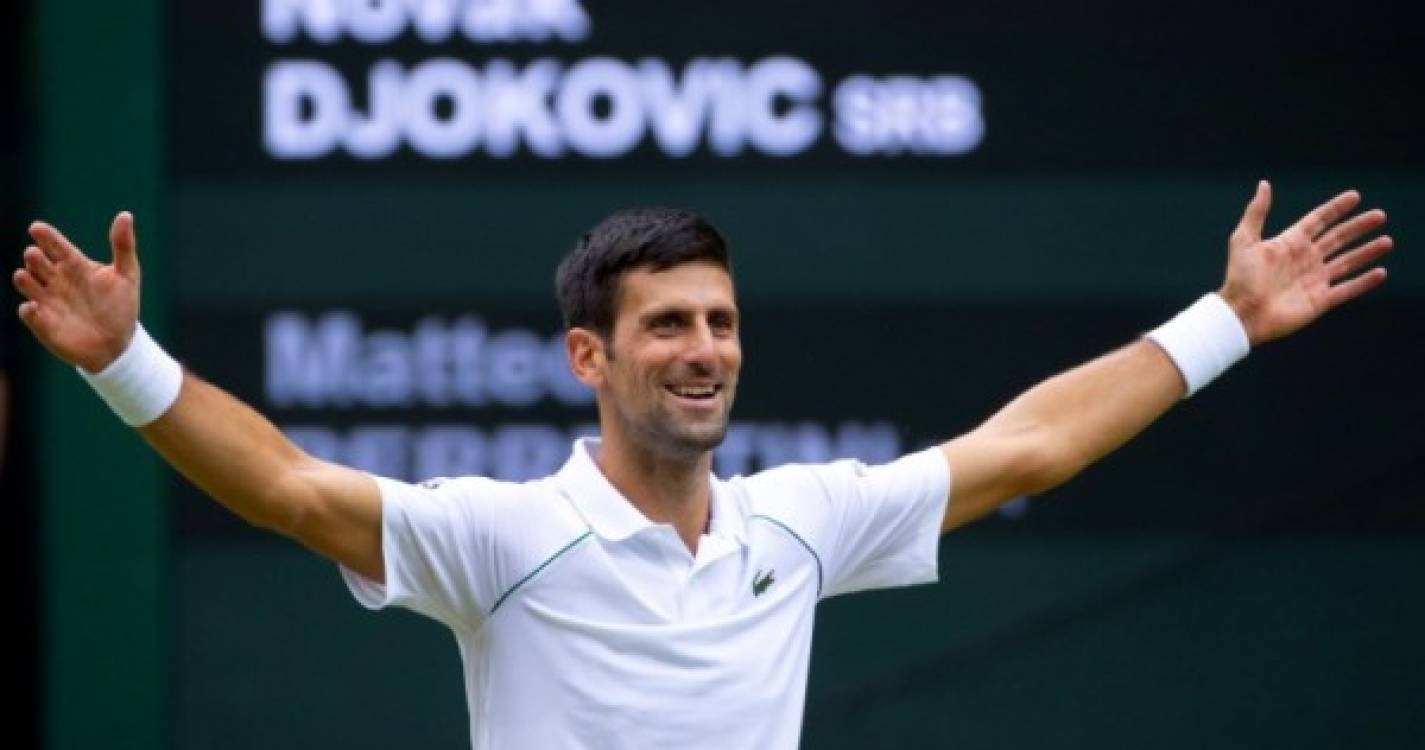 Governo da Austrália cancela visto de Djokovic, sérvio enfrenta deportação