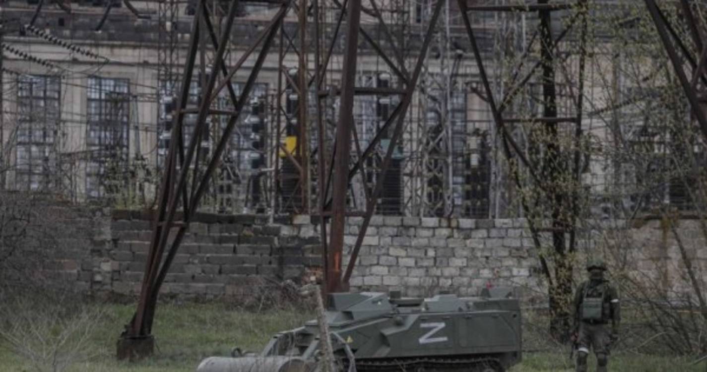 Ucrânia: Pró-russos negoceiam com militares ucranianos saída de civis de Azot
