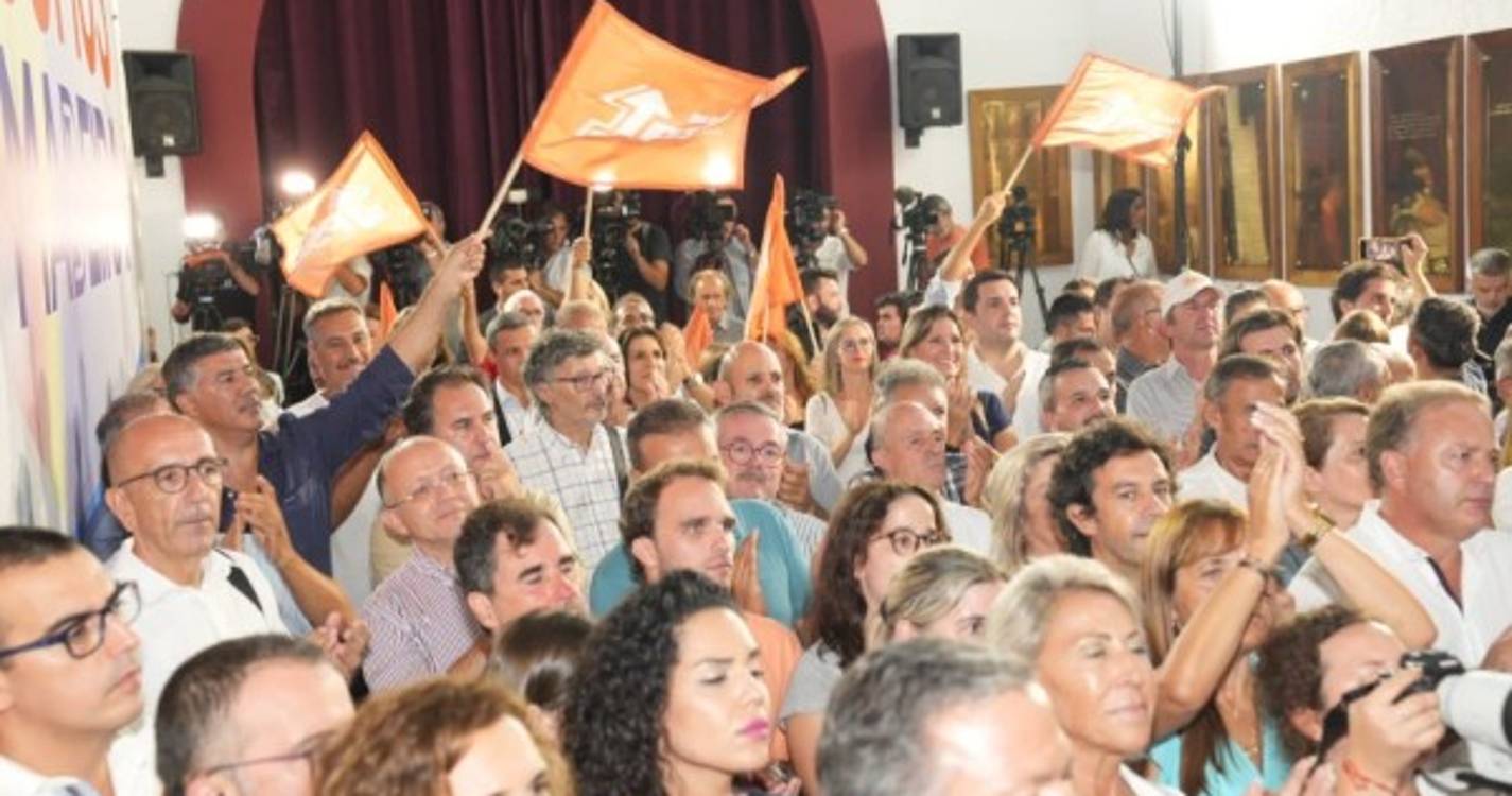 Sociais democratas manifestam-se para que Albuquerque continue