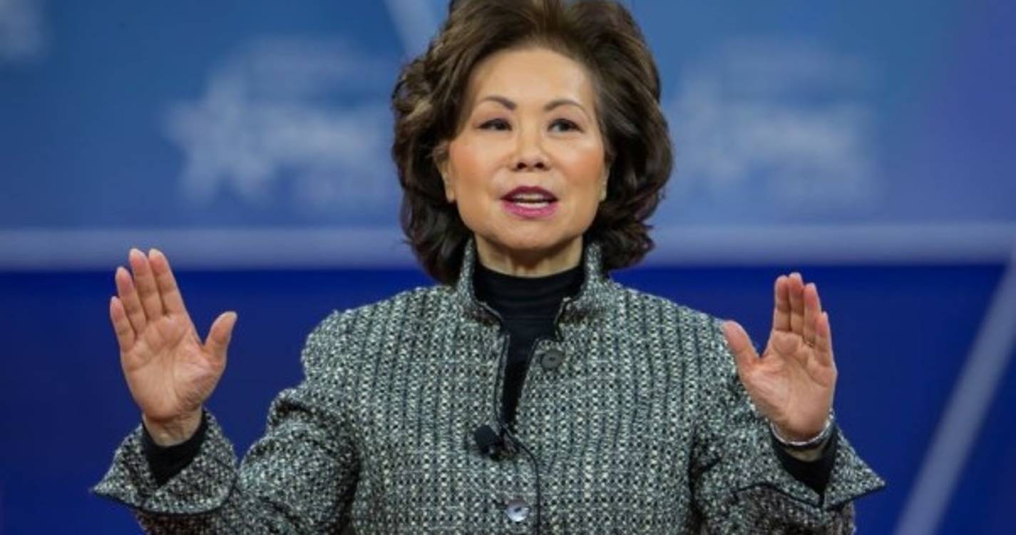 Demite-se primeiro membro da administração Trump