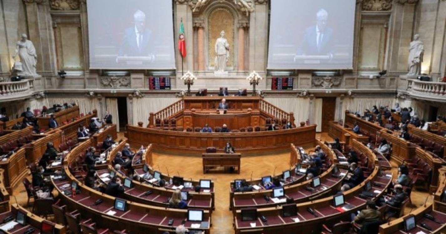 Esquerda e direita exigem ao PS execução dos diplomas que reforçam apoios sociais