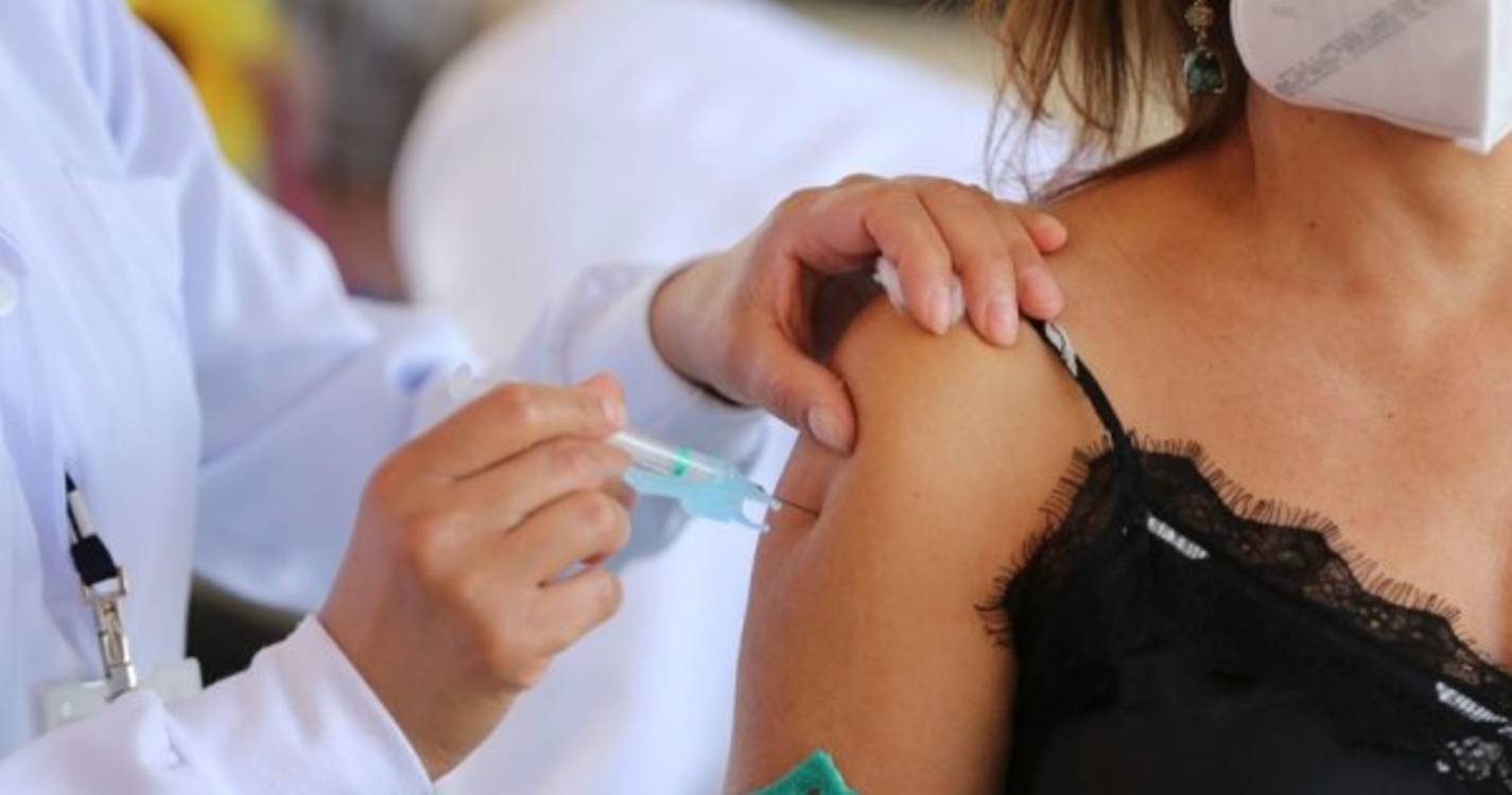 Portugal tem 72% da população com a vacinação completa