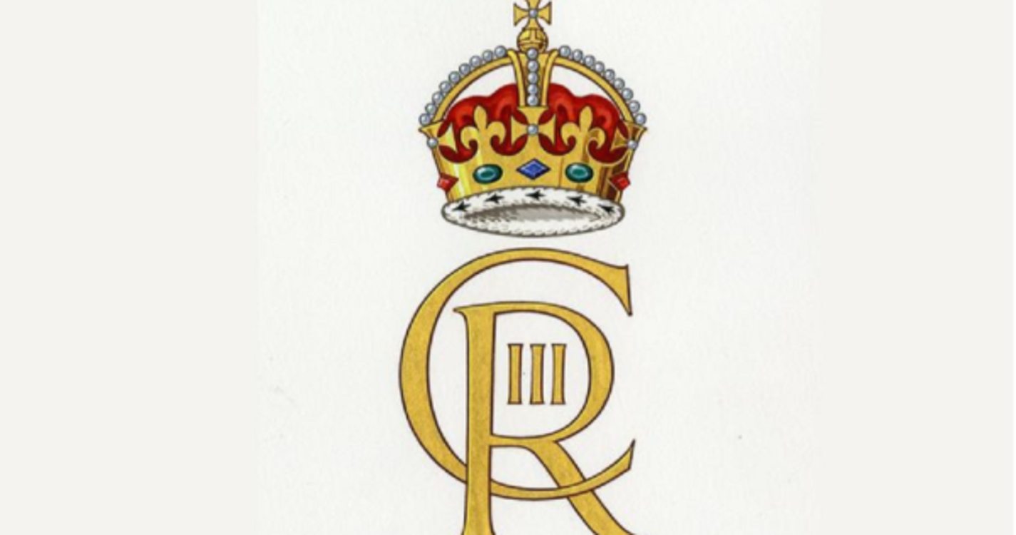 Monograma do Rei Carlos III estreado hoje