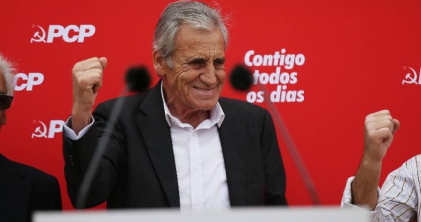 PCP acusa PS de ser "mais papista do que o Papa" por só olhar para a redução do défice