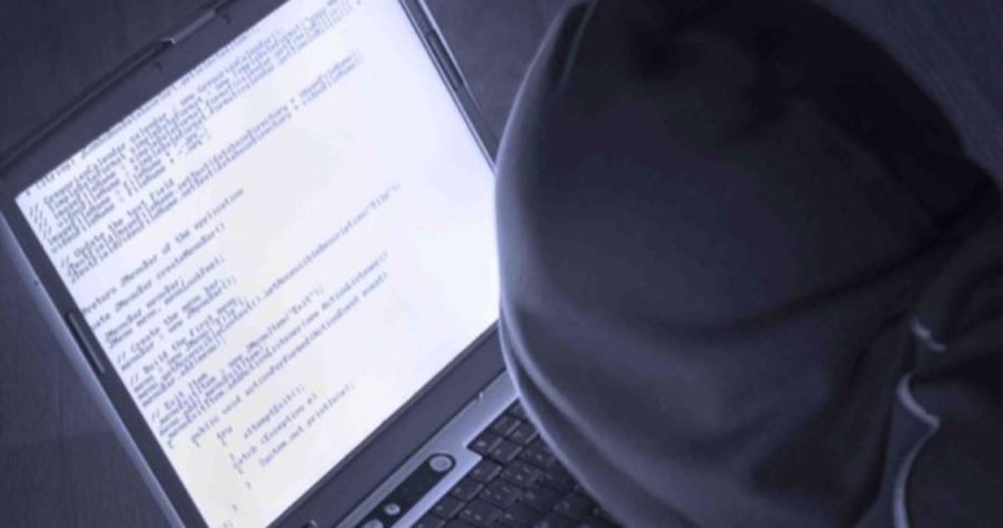 Ex-funcionário da polícia dinamarquesa acusado em grande caso de pirataria informática