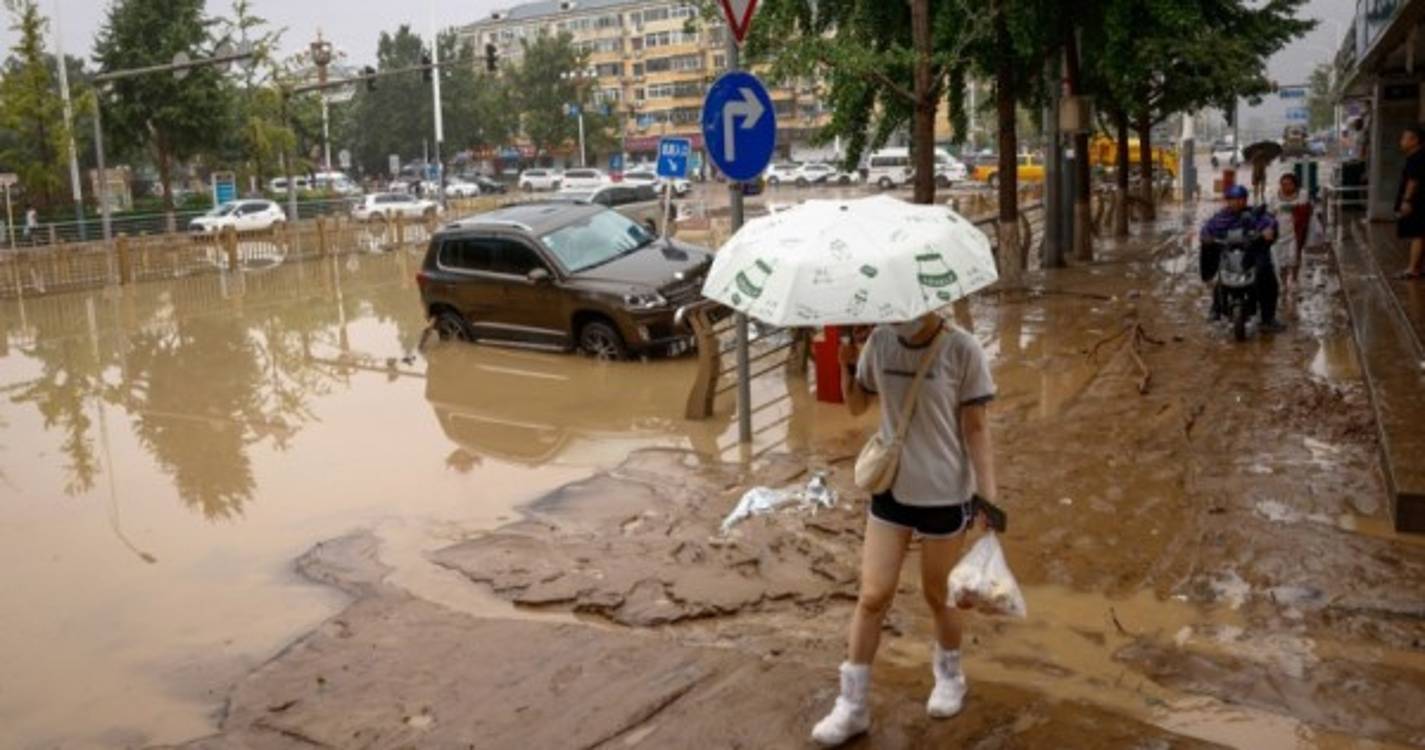 Sobe para 11 número de mortes causadas por chuvas torrenciais em Pequim