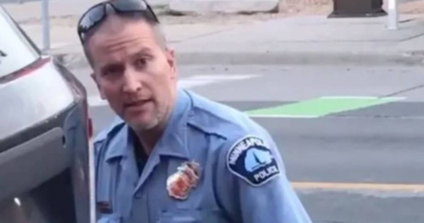 Floyd: Procurador acusa polícia Derek Chauvin de "uso excessivo de força"