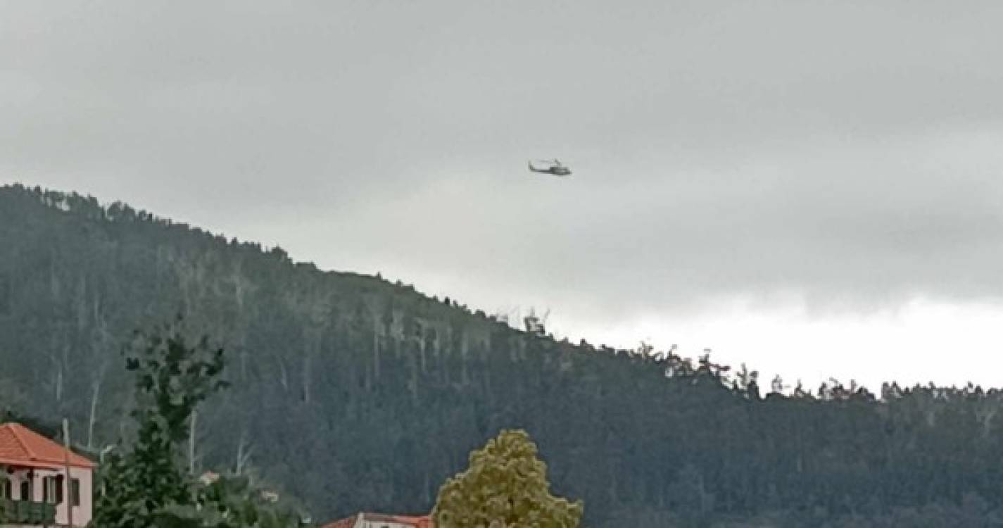 Helicóptero sobrevoa a Madeira em treinos