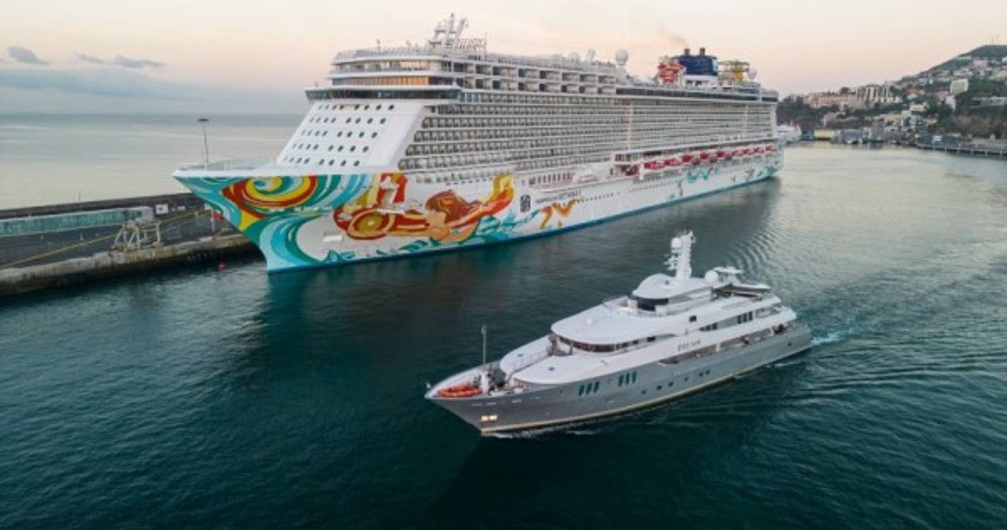 ‘Norwegian Getaway’ estreou-se no Porto do Funchal logo ao raiar da manhã (com fotos)