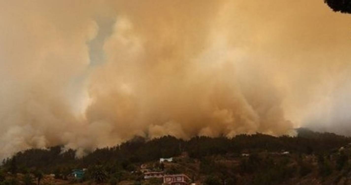 Incêndio na ilha espanhola de La Palma reativou-se durante a tarde