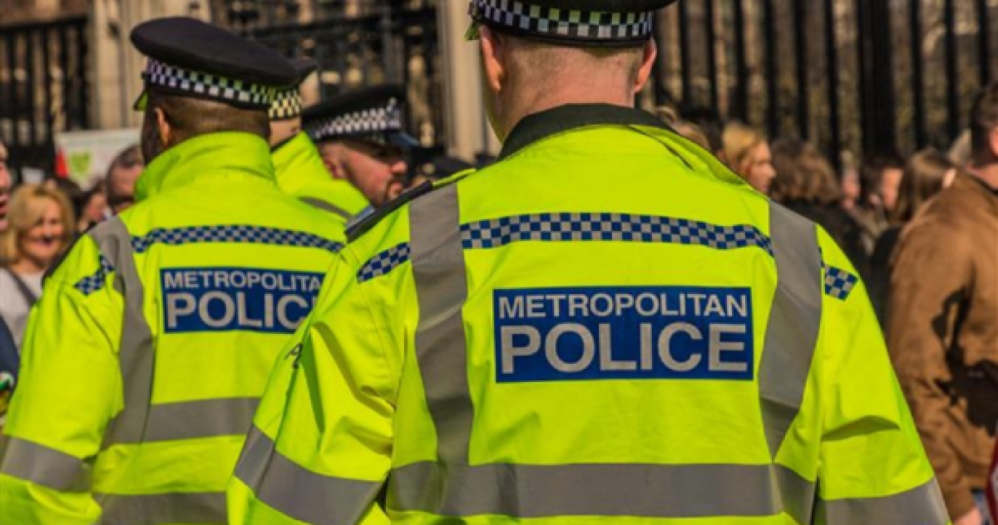 Polícia britânica apagou por engano 400 mil registos criminais