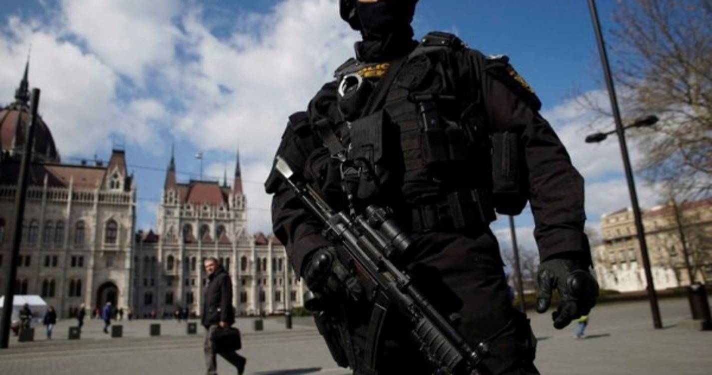 Autoridades europeias detiveram cinco suspeitos de terrorismo de extrema-direita