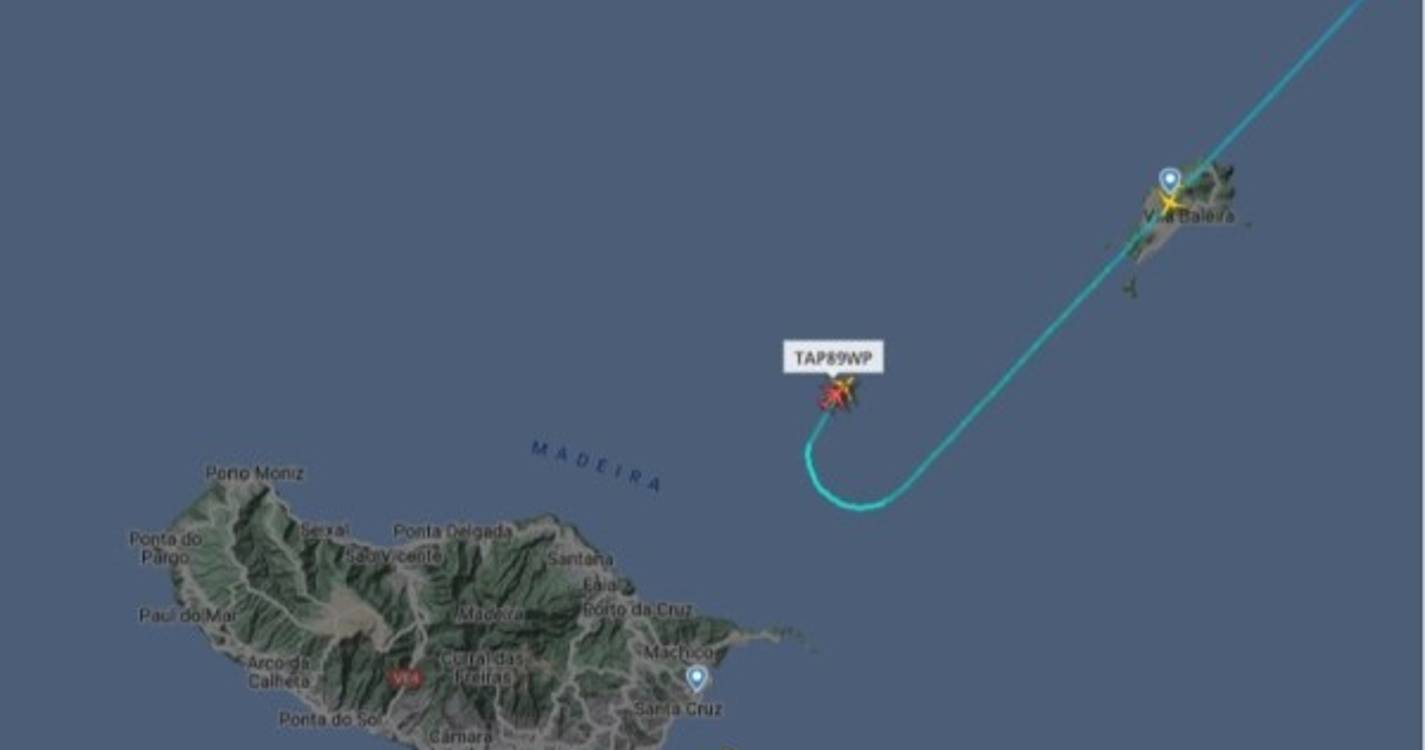 Dois aviões às voltas para aterrarem na Madeira