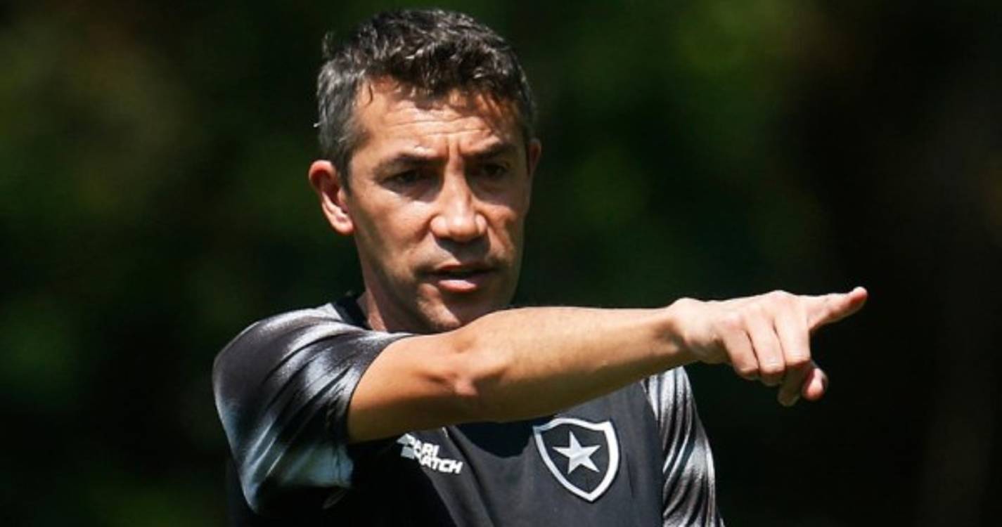 Bruno Lage deixa comando técnico do Botafogo após três meses
