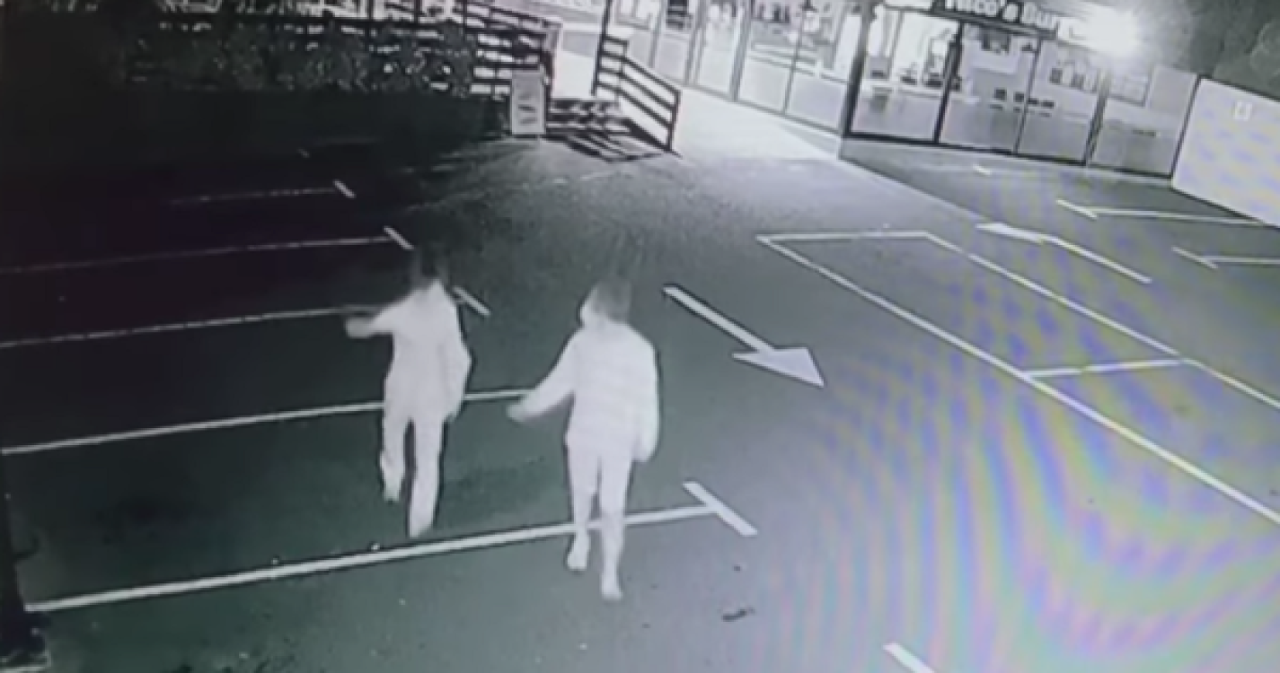Larápios apanhados em vídeo a assaltar Nico's Burger das Madalenas